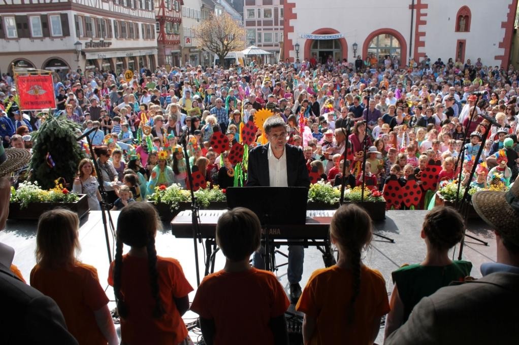 Der Sommertagszug in Mosbach ist jährliche Tradition. ©Stadt Mosbach