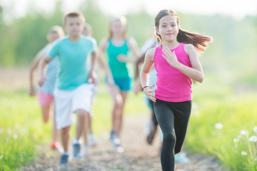 Kinder beim Laufen, (c) Canva
