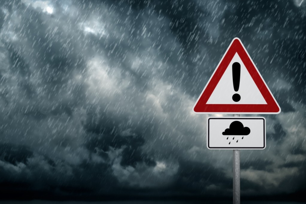 Wetterwarnung, (c) iStock.com_trendobjects