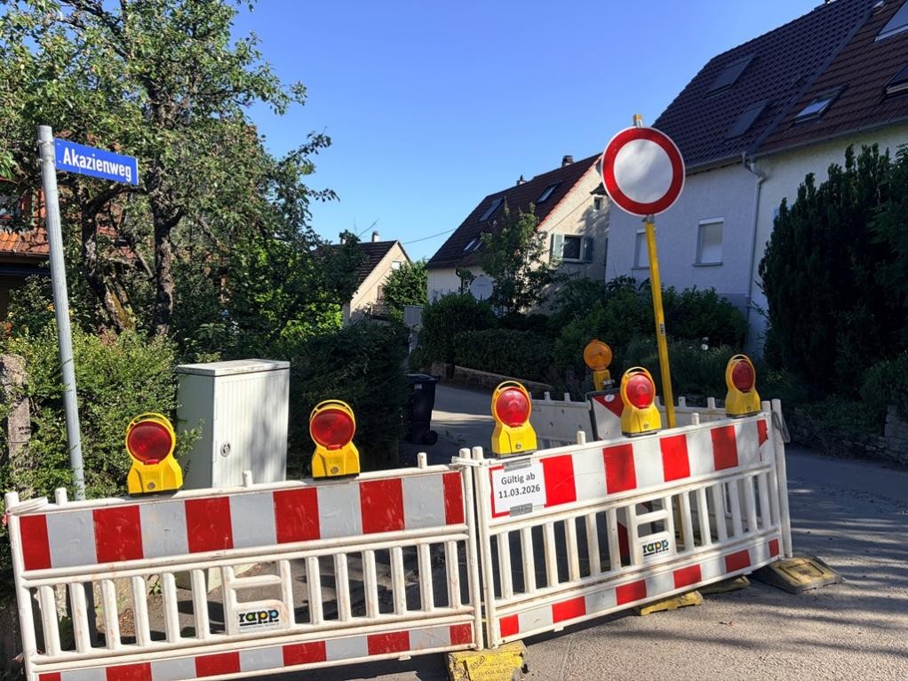 Sanierungsbedürftig über und unter der Erde: Der Akazienweg in Mosbach wird ab März auf der gesamten Länge von Grund auf erneuert. ©iStock Sanierungsbedürftig über und unter der Erde: Der Akazienweg in Mosbach wird ab März auf der gesamten Länge von Grund auf erneuert. ©iStock