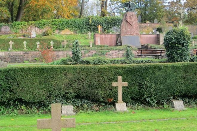 „Ausländergräber“ des zweiten Weltkrieges auf dem Friedhof Mosbach (Foto: Arno Huth)